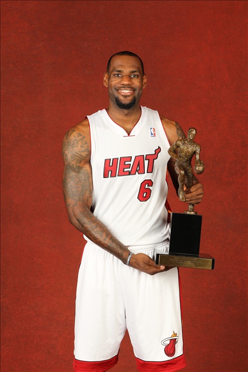 有奖金，“苏超”南京队征集2026赛季队徽、队歌、口号（“苏超”南京队启动2026赛季队徽、队歌、口号征集，设立奖金）