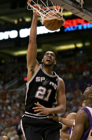 王洪亮：美国巴西身体强太多；若早跟她们踢热身赛或许会好些（王洪亮：美巴身体优势明显，若提前热身或许会更好）