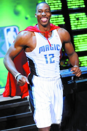 法尔克：穆西亚拉复出时间尚未确定，俱乐部没有施加任何压力（法尔克：穆西亚拉复出时间仍未定，俱乐部未对其施压）