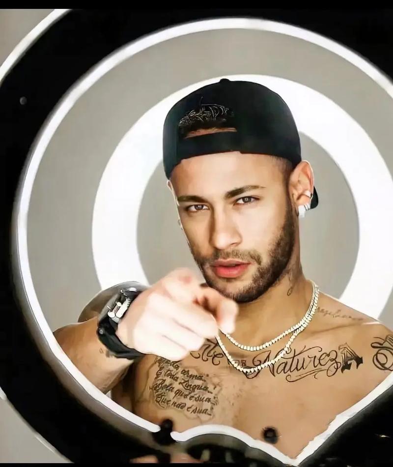 意天空：埃尔莫索伤愈复出，预计将在罗马对阵那不勒斯时首发（意天空：埃尔莫索伤愈归来，罗马对阵那不勒斯或将首发出场）