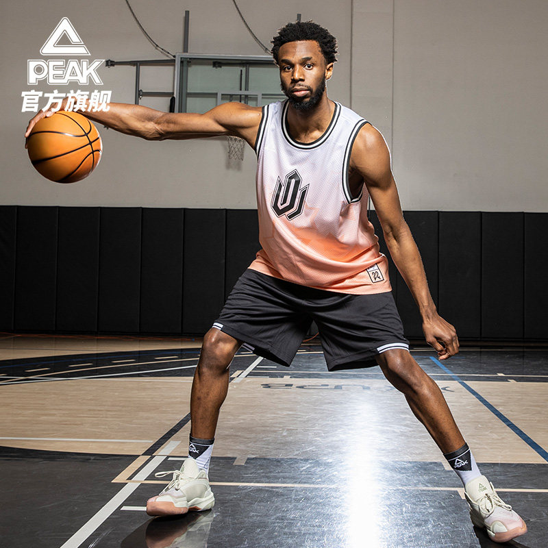 莱默尔：拜仁永远是个竞争激烈的鲨鱼池，必须拿出好的表现（莱默尔：拜仁竞争如“鲨鱼池”，唯有拿出顶级表现）