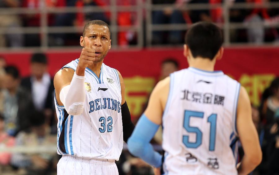 英超前瞻：维拉状态火热9轮8胜，残阵枪手客战盼继续领跑（英超前瞻：维拉9轮8胜势头正猛，伤兵缠身的阿森纳客场力保榜首）