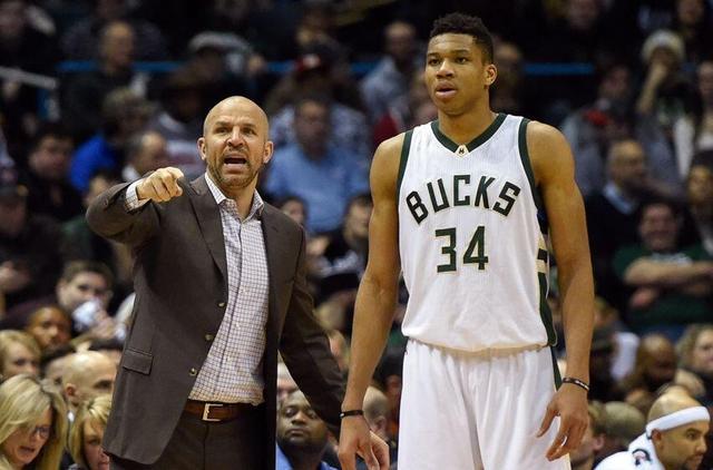 罗马诺：凯恩完全专注于拜仁，双方即将进行续约谈判（罗马诺：凯恩心无旁骛投身拜仁，续约谈判在即）