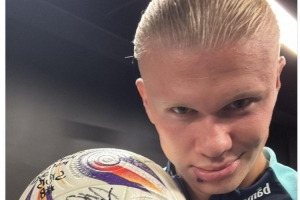 海港战武里南联海报：以物理试卷为背景，解“南”题（海港对阵武里南联海报：物理试卷背景，破解“南”题）